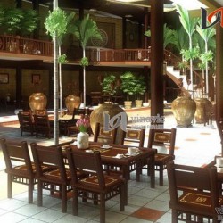Xem mẫu thiết kế nhà hàng trang trọng đẹp lung linh NH02